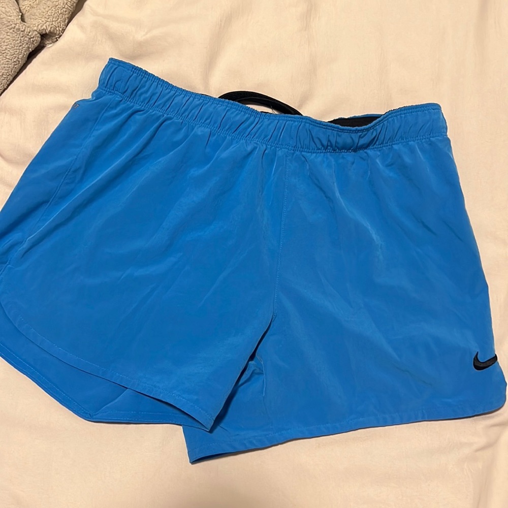 nike dri fit shorts size small. comfy spandex short liner. great condition!